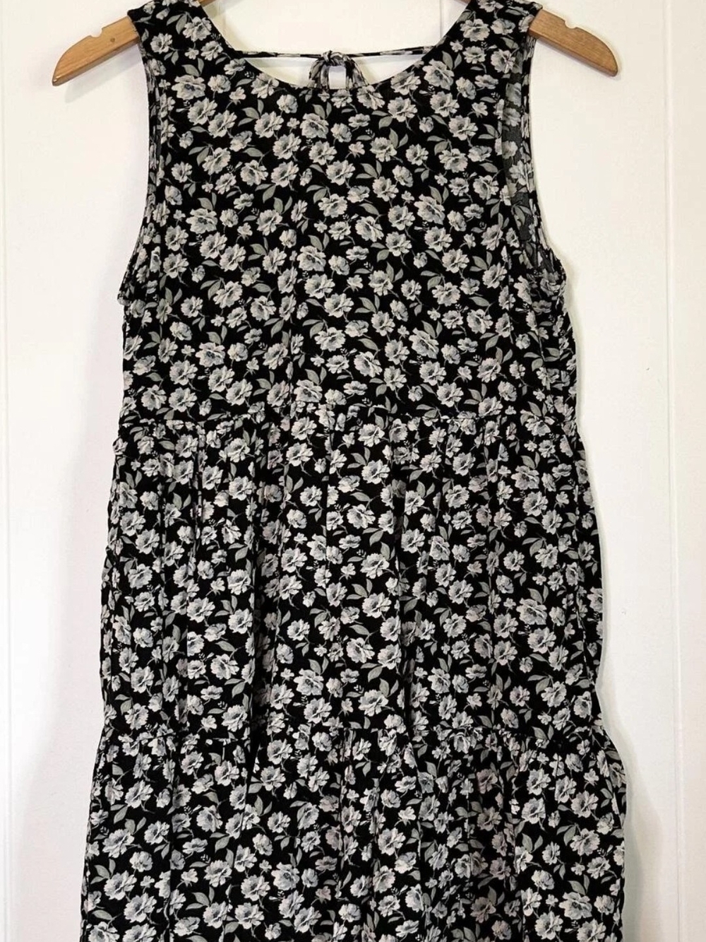 American Eagle Black Floral Dress with Soft Blue Blooms Sz L